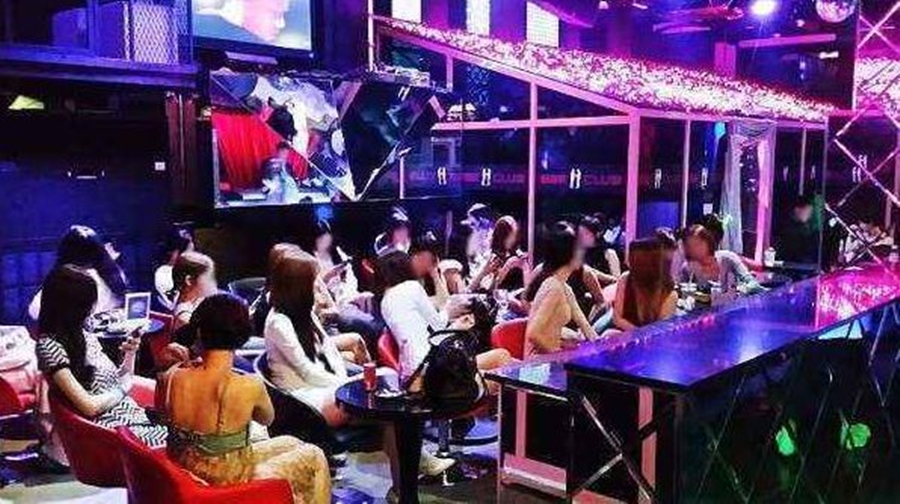라운지 좌석 공간 미리보기